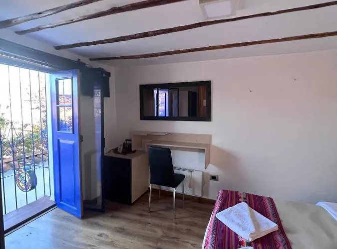 Casona Les Pleiades Bed & Breakfast 3*